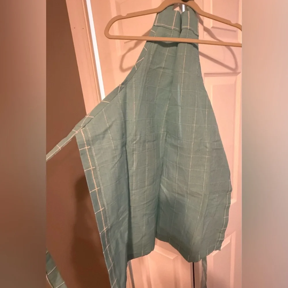Crate & Barrel Apron, Like NWOT, Front Pockets
